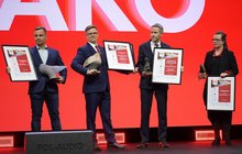 Zdobywcy nagród na wspólnym zdjęciu