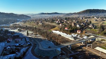 Uroczysty przejazd pociągiem retro do Rabki Zaryte, widok z lotu ptaka, fot. Piotr Hamarnik