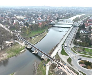 Linia nr 97 Sucha Beskidzka - Żywiec_ budowa nowych torów wraz z siecią trakcyjną,peronów, przejazdów, mostów fot. Krzysztof Dzidek (1)