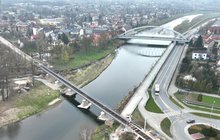 Linia nr 97 Sucha Beskidzka - Żywiec_ budowa nowych torów wraz z siecią trakcyjną,peronów, przejazdów, mostów fot. Krzysztof Dzidek (1)