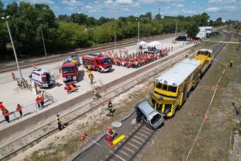 Symulacja zderzenia samochodu i pociągu, fot. Michał Grybowicz
