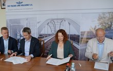 Podpisanie umowy fot Damian Górski PLK SA