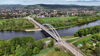 Nowy_most_kolejowy_nad_Dunajcem_w_Nowym_Saczu__widok_z_lotu_ptaka__fot._Piotr_Hamarnik