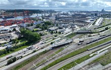 Widok z góry na nowy wiadukt kolejowy na stacji Gdynia Port, fot. Tomasz Kuźma, PLK SA 3