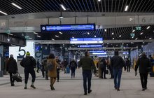 Pierwsi pasażerowie na nowo otwartym przejściu podziemnym na stacji Warszawa Zachodnia fot. Łukasz Bryłowski (3)