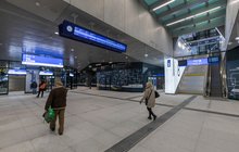 Pierwsi pasażerowie na nowo otwartym przejściu podziemnym na stacji Warszawa Zachodnia fot. Łukasz Bryłowski (1)