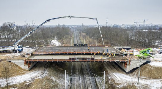 Widok na budowę wiaduktu drogowego w Poznaniu. autor: Jakub Wilczek