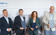 Podpisanie umowy fot Damian Górski PLK SA