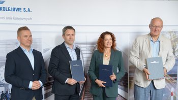 Podpisanie umowy fot Damian Górski PLK SA