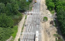 LK25, odc. Sandomierz - Chmielów - nowe tor, perony, sieć trakcyjna, na torach maszyny, fot. Krzysztof Dzidek (3)